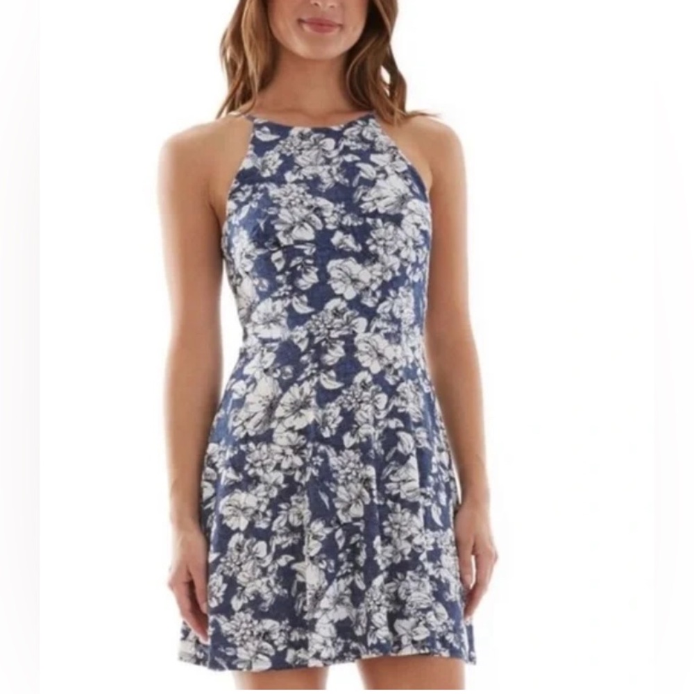 Chic Navy and White Floral Mini Dress